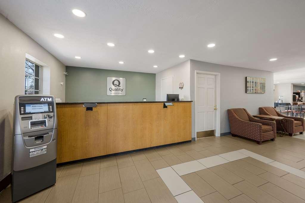 Quality Inn University Area Фармвилл Интерьер фото