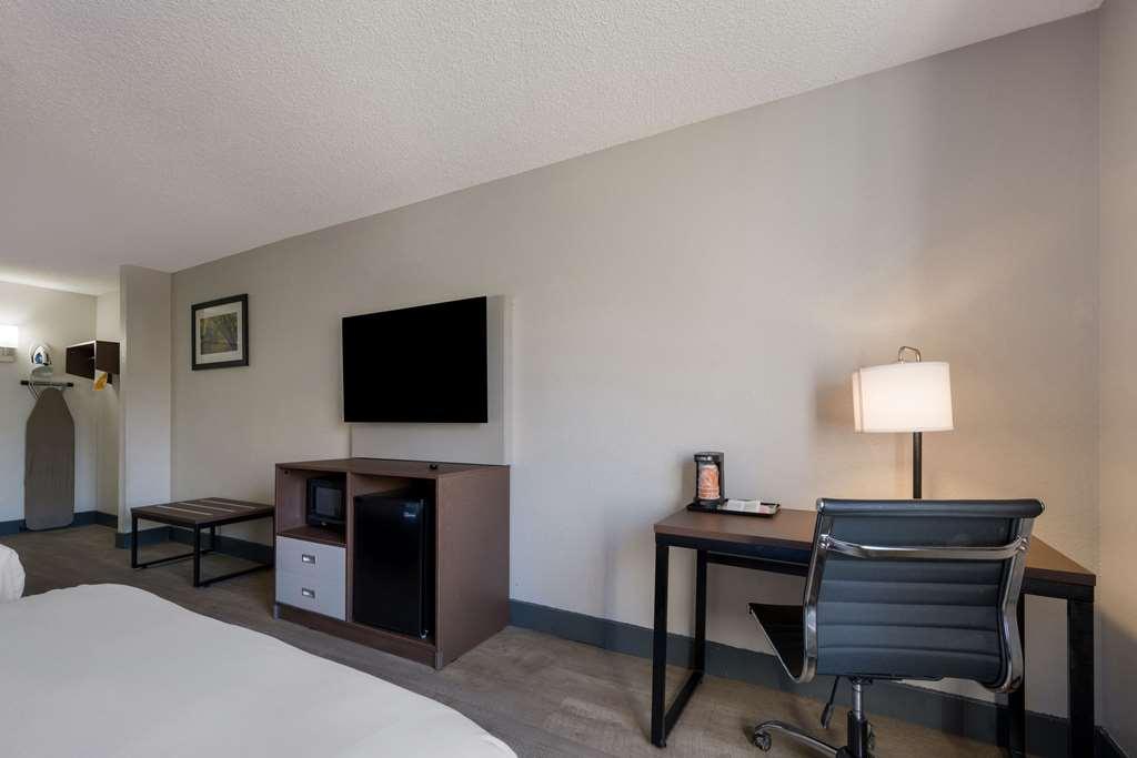 Quality Inn University Area Фармвилл Номер фото