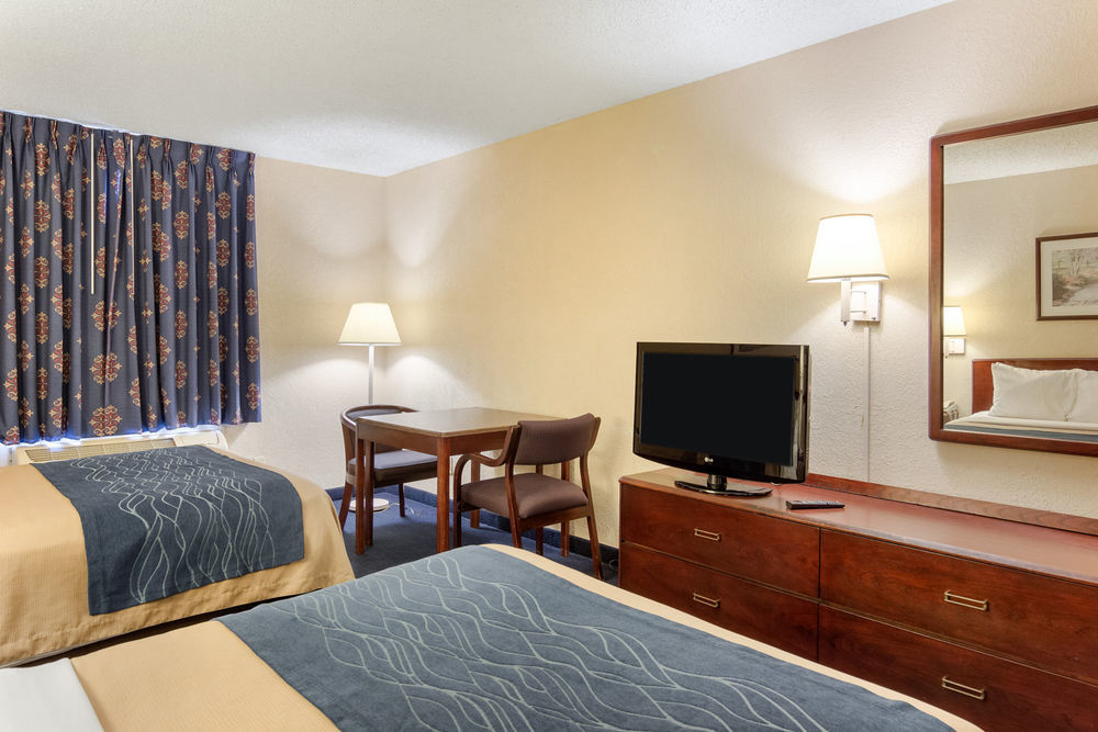 Quality Inn University Area Фармвилл Экстерьер фото